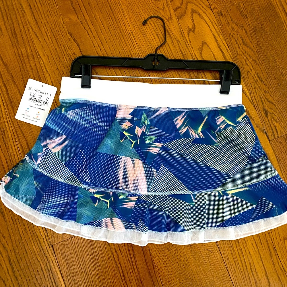 Sofibella brand new with tags 13 inch tennis skirt